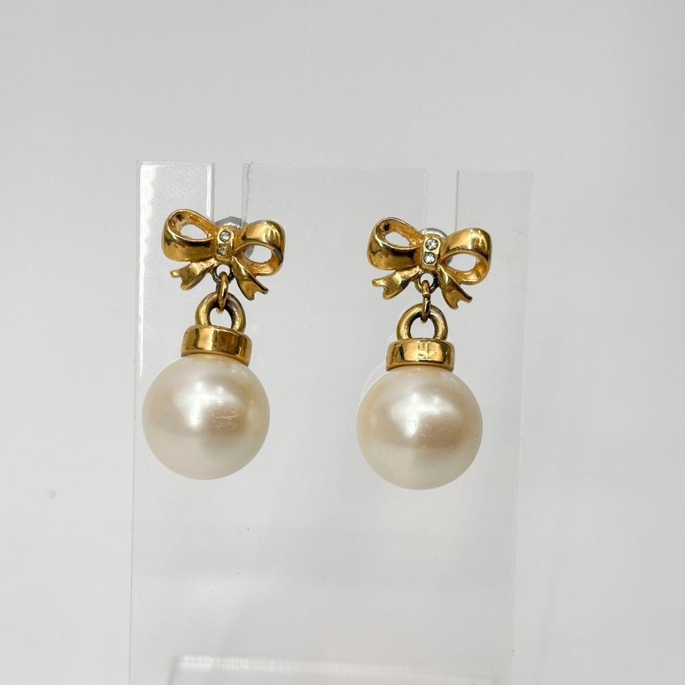 Lot of 3 Pairs Vintage Gold Tone Pearl Earrings – Bow, Hoop & Stud Styles - Picture 3 of 8